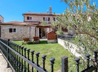 Casa Ariana