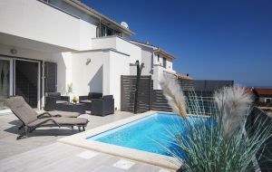 Villa Residence Oil B