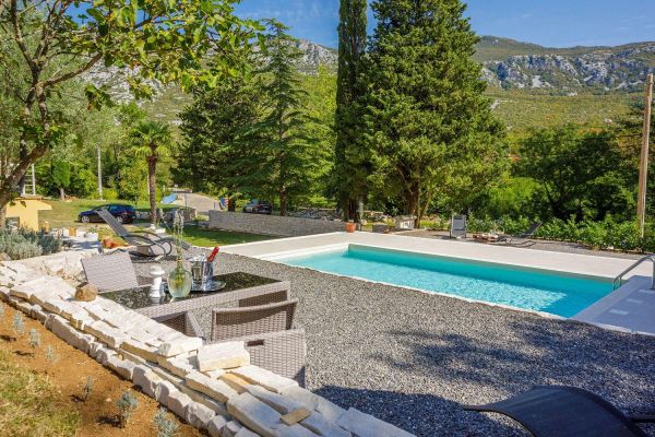 Apartment Emaris Ari