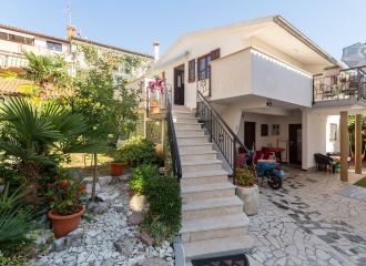 Apartment Rozi 2