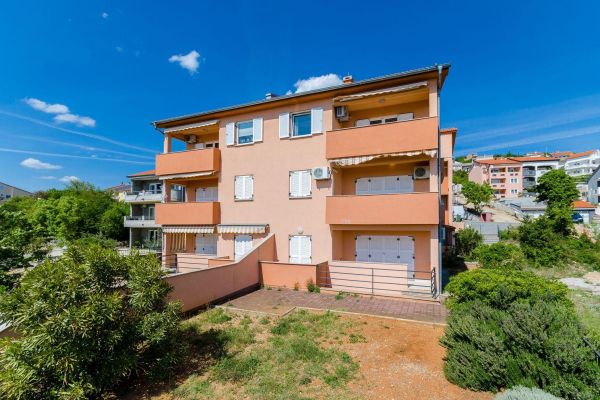 Apartment Omega Cert