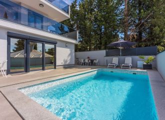 Holiday Oasis 1