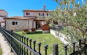 Casa Ariana