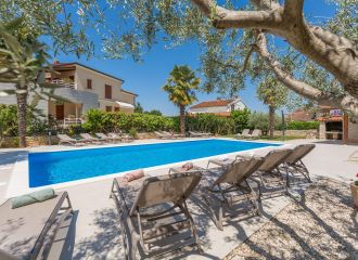 Apartment Paradiso