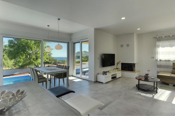 Villa White