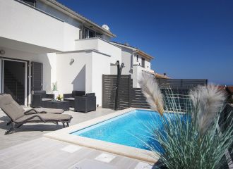 Villa Residence Oil B