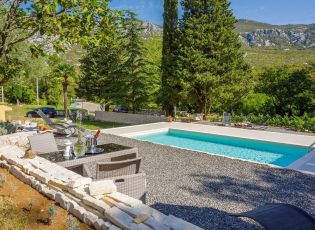 Apartment Emaris Ari