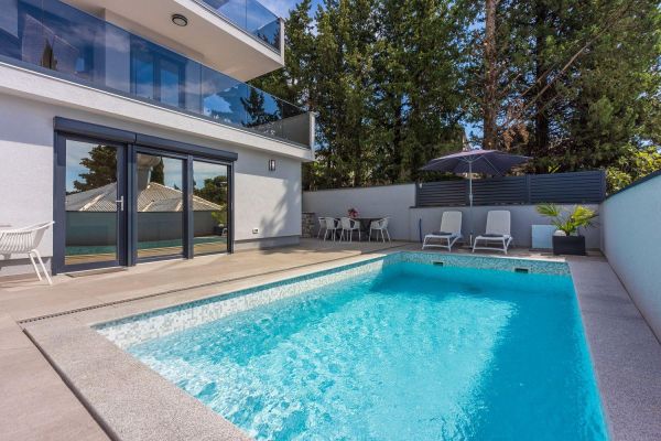 Holiday Oasis 1